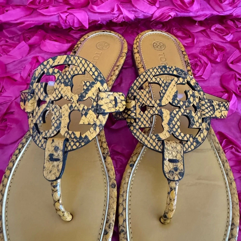 Tory Burch MILLER SANDAL, EMBOSSED LEATHER
